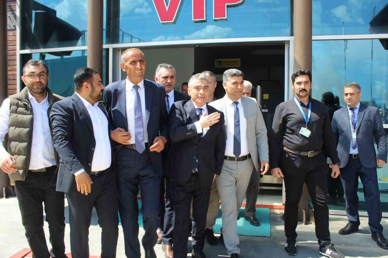 Ak Parti Milletvekili adayı Cantürk Alagöz Iğdır’da
