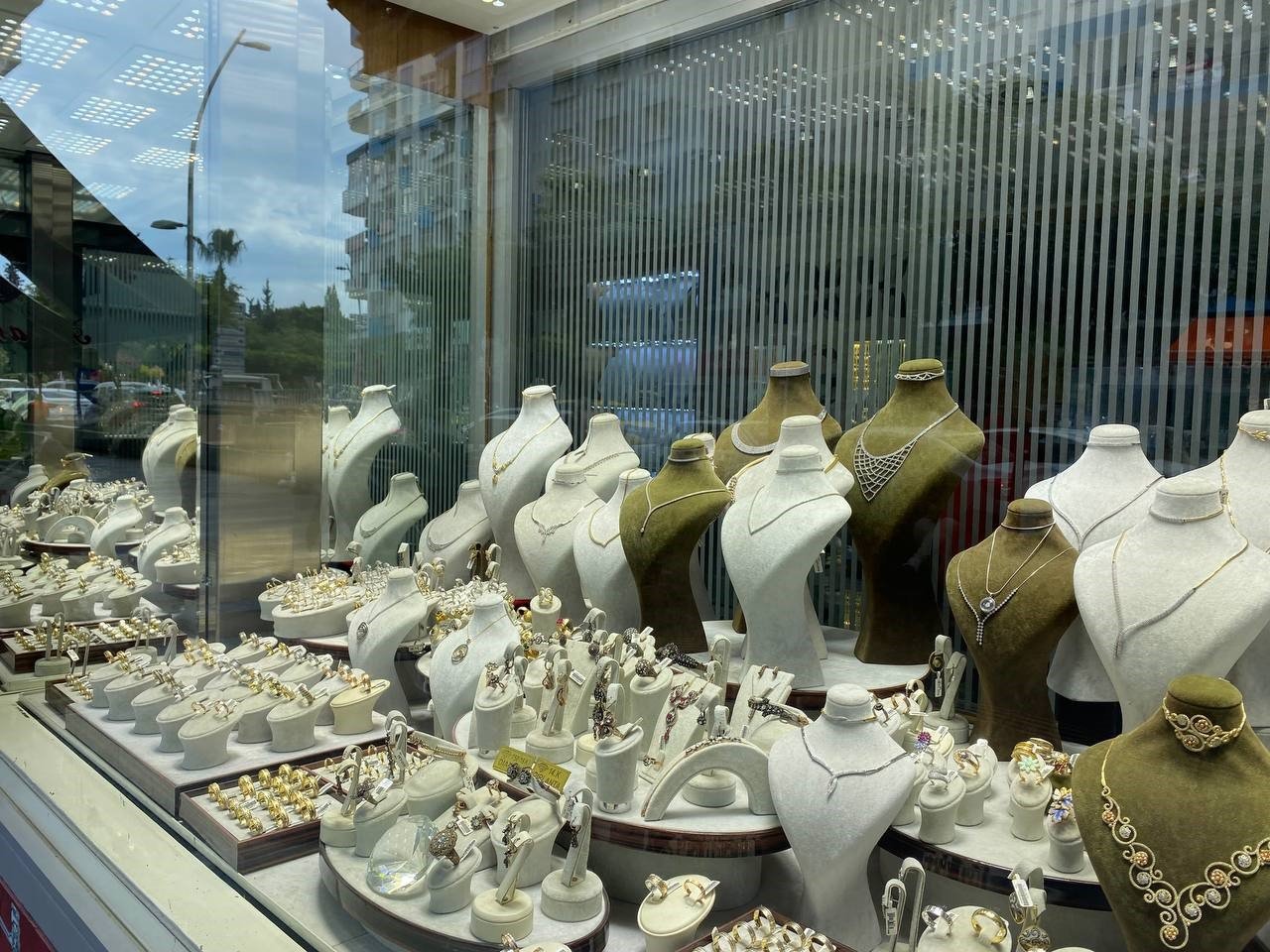 Sahte altının değerini düşürdü, kuyumcunun 25 yıllık tecrübesinden kaçamadı