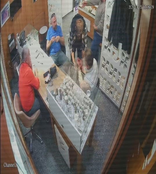 Sahte altının değerini düşürdü, kuyumcunun 25 yıllık tecrübesinden kaçamadı