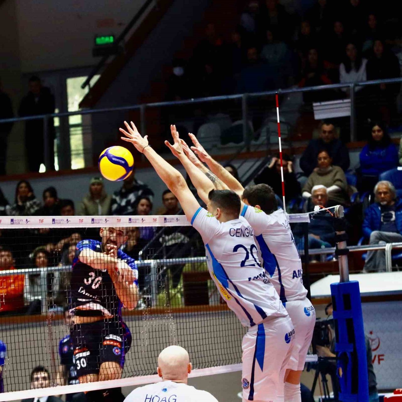 Arkas Spor’dan Kupa Voley’e veda