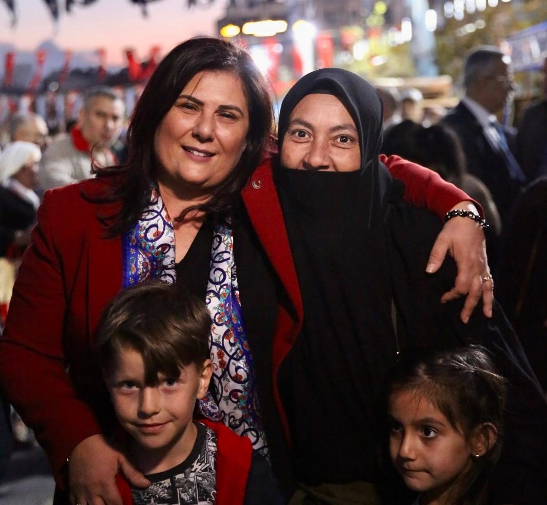 Aydınlılar, Büyükşehir’in iftar sofralarında bir araya geldi