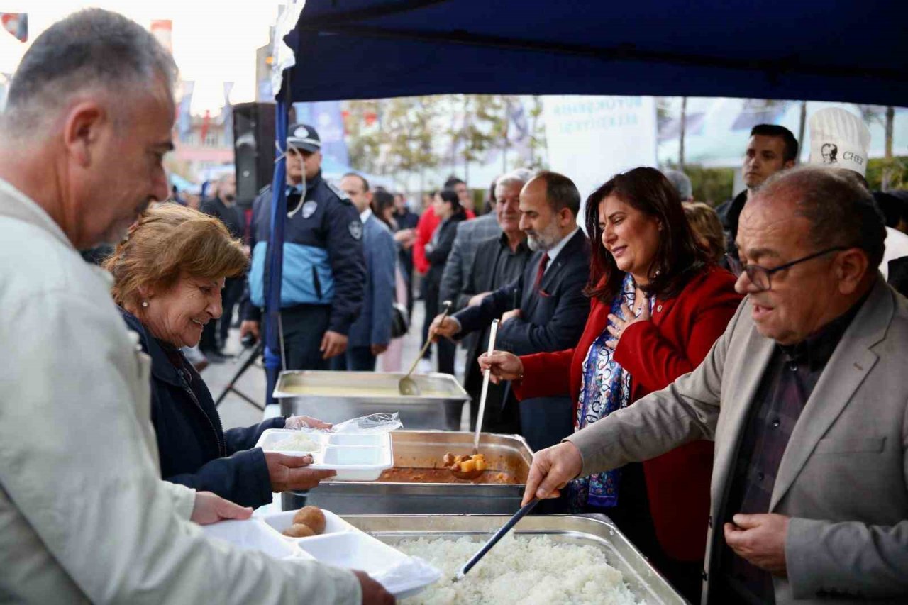 Aydınlılar, Büyükşehir’in iftar sofralarında bir araya geldi