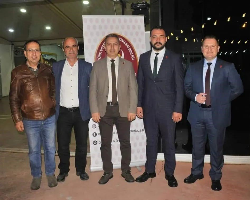 Veteriner hekimler depremzedeler için iftarda buluştu