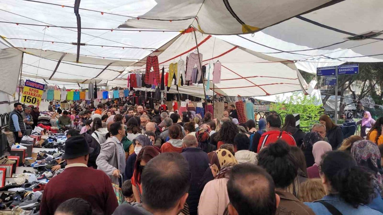 Tarihi Salı Pazarı’na bayram erken geldi