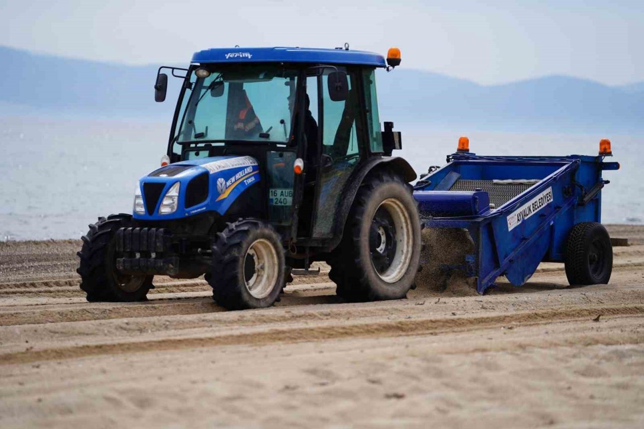 Ayvalık’ta plajlar sezona hazırlanıyor
