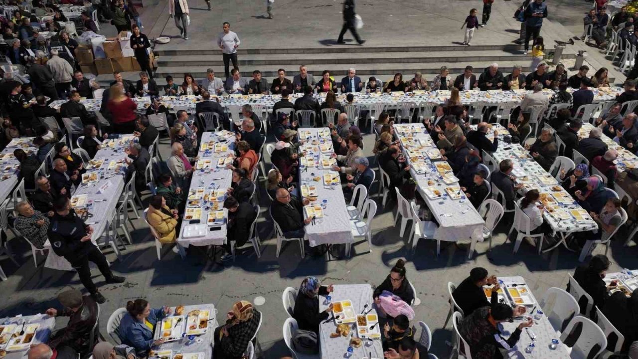 Burhaniye’de 5 bin kişilik iftar