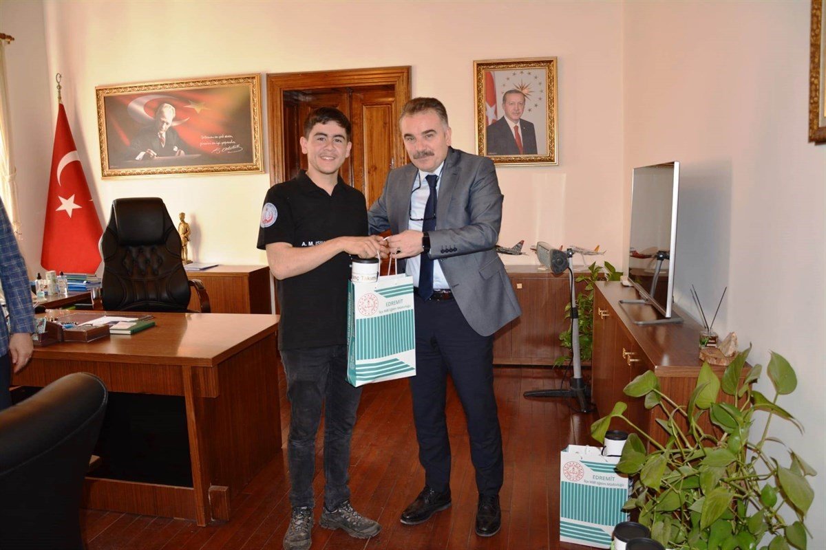 Kaymakam Odabaş’dan, TEKNOFEST öğrencilerine ödül