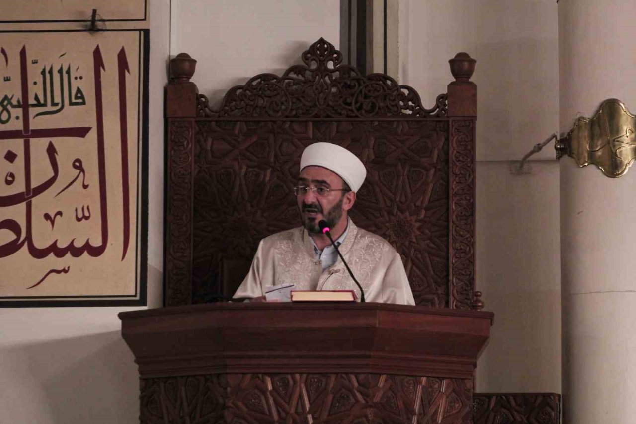 Kadir Gecesi’nde Bursalılar Ulu Cami’ye akın etti