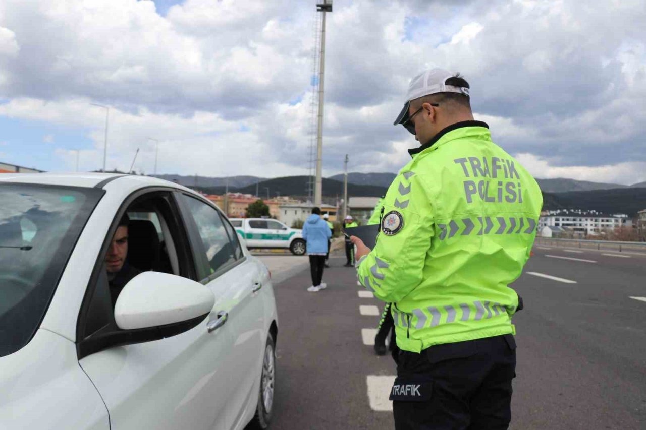Trafik ekipleri bayrama hazır
