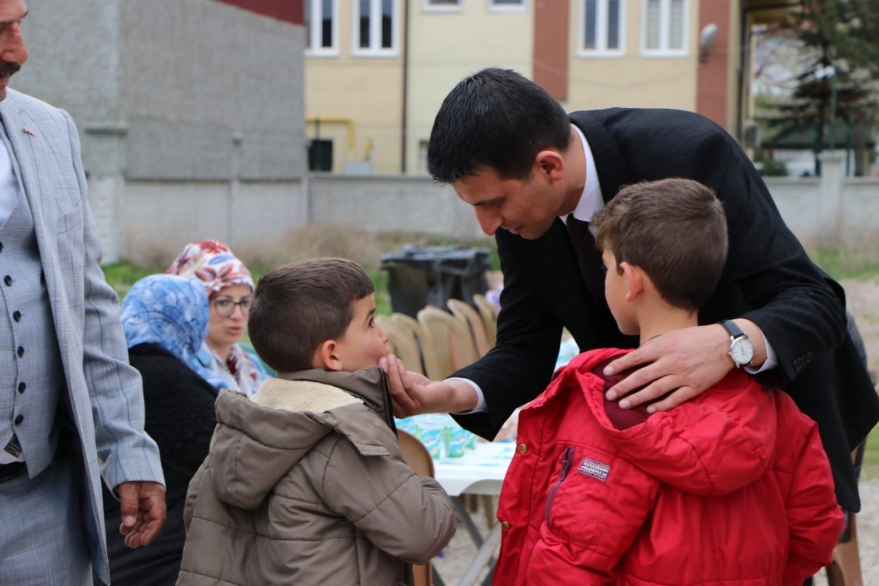 Çifteler’de Kadir Gecesi’ne özel iftar programına yoğun katılım oldu