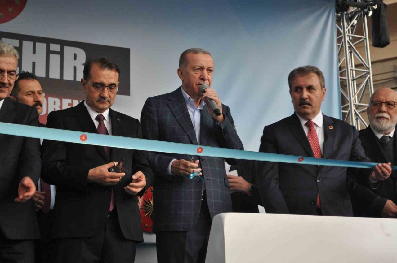 Cumhurbaşkanı Erdoğan, yerli ve milli elektrikli lokomotifin isminin ’Eskişehir 5000’ olacağını açıkladı