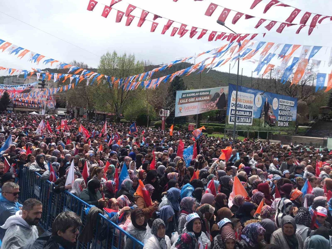 Cumhurbaşkanı Erdoğan, seçim vaatleri üzerinden Kılıçdaroğlu’na yüklendi: