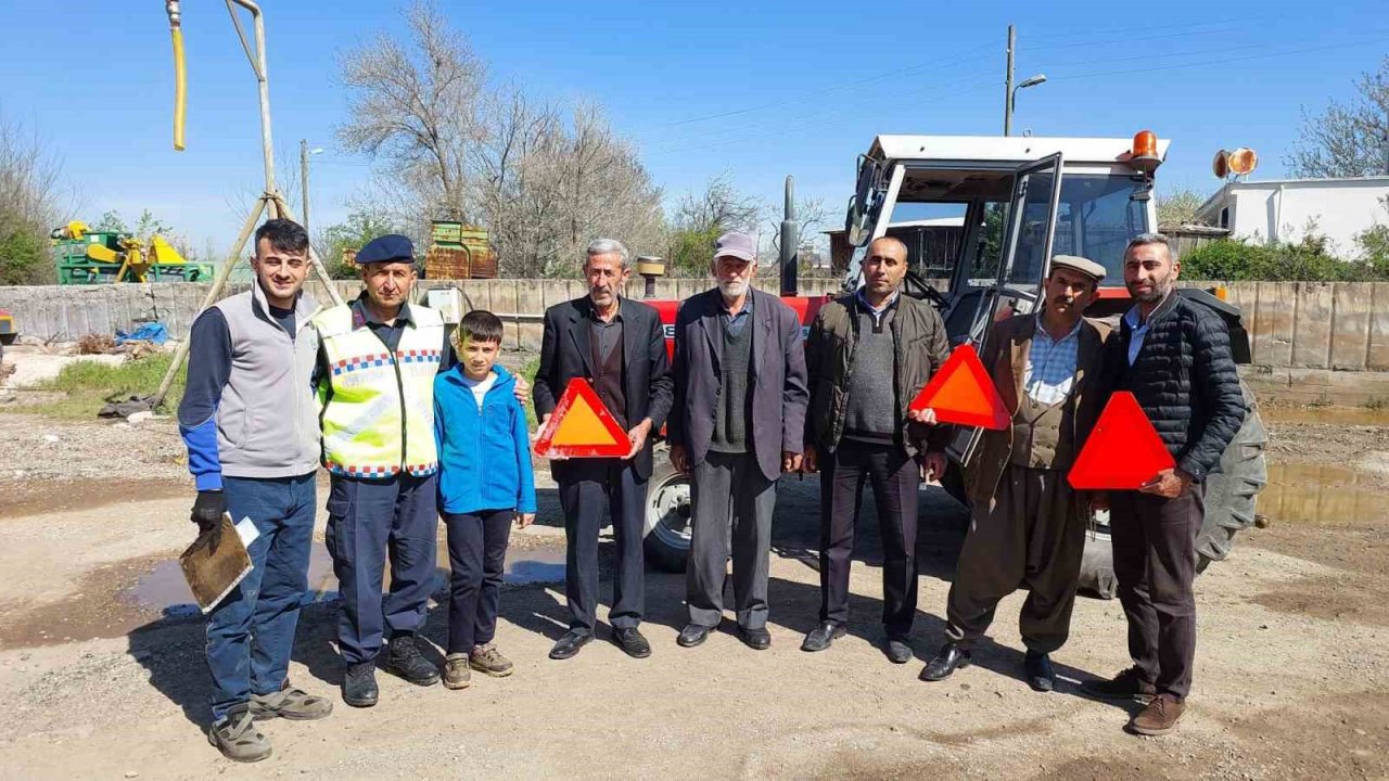 Elazığ’da ‘Reflektör Tak Görünür Ol’ kampanyası