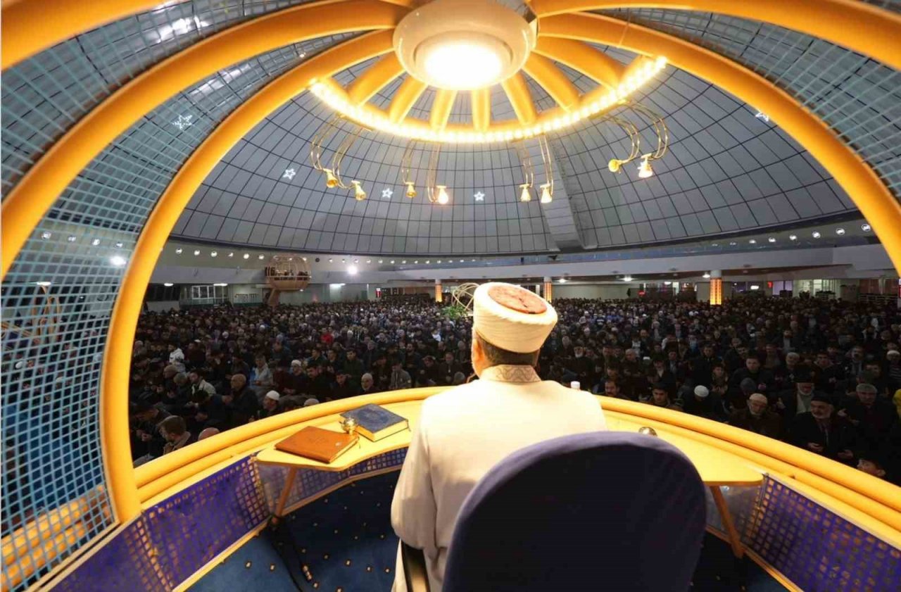 Erzincan’da Kadir Gecesi dualarla idrak edildi