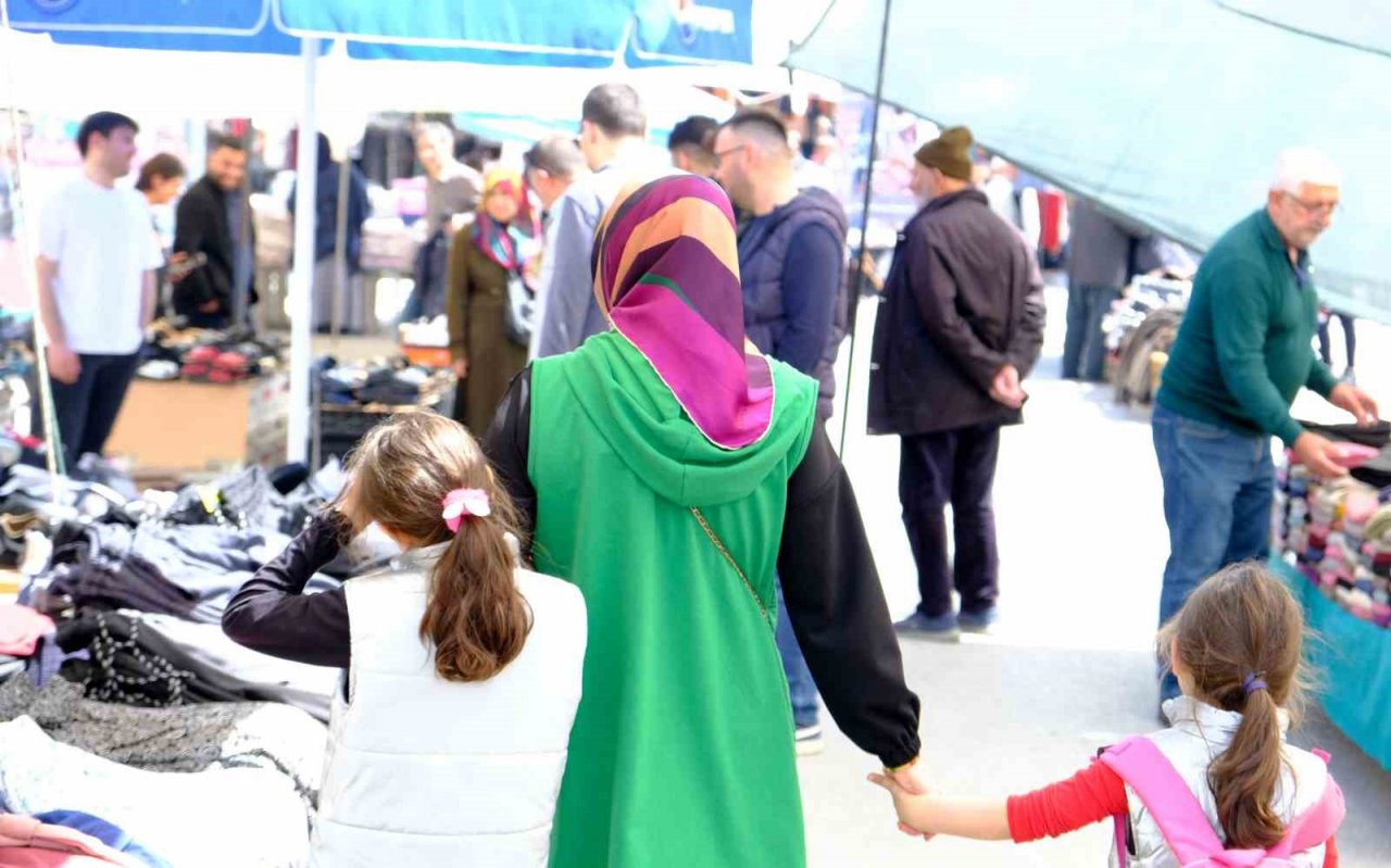 Bayram şekerleri tezgâhları renklendirdi