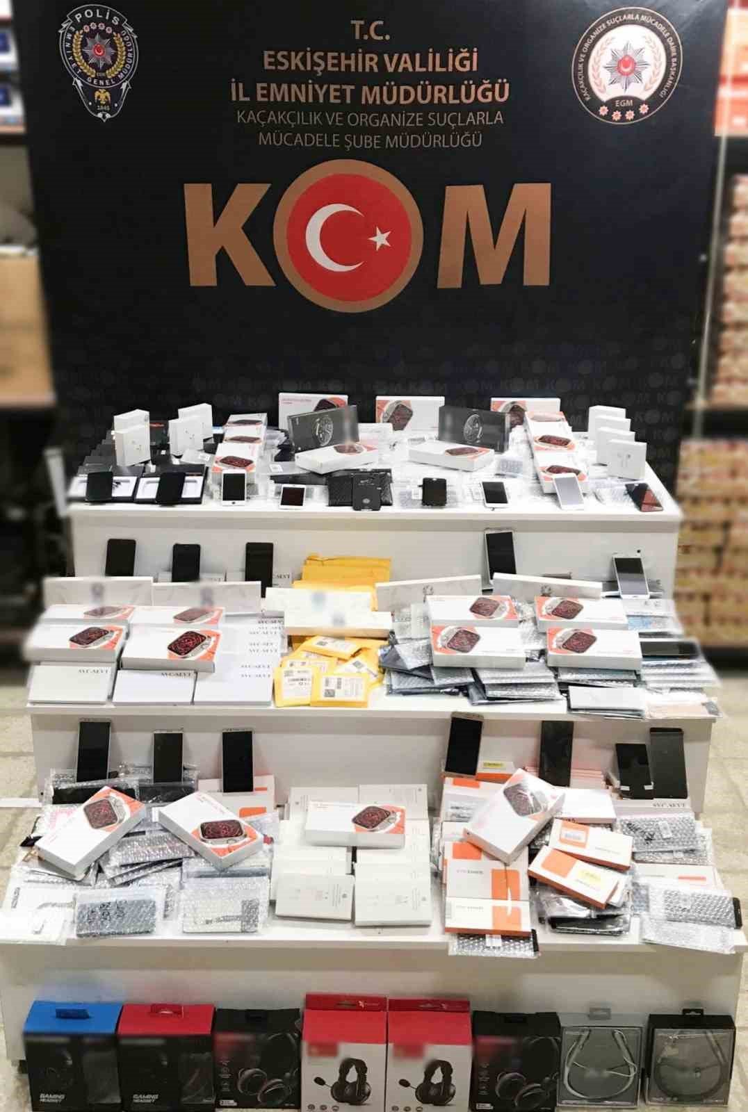 Eskişehir’de 5 iş yerinde bin 744 parça kaçak mal ele geçirilirdi, 5 şahıs yakalandı