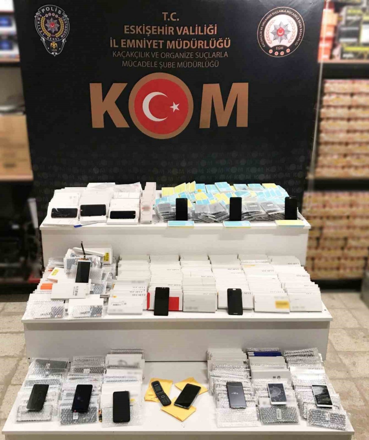 Eskişehir’de 5 iş yerinde bin 744 parça kaçak mal ele geçirilirdi, 5 şahıs yakalandı