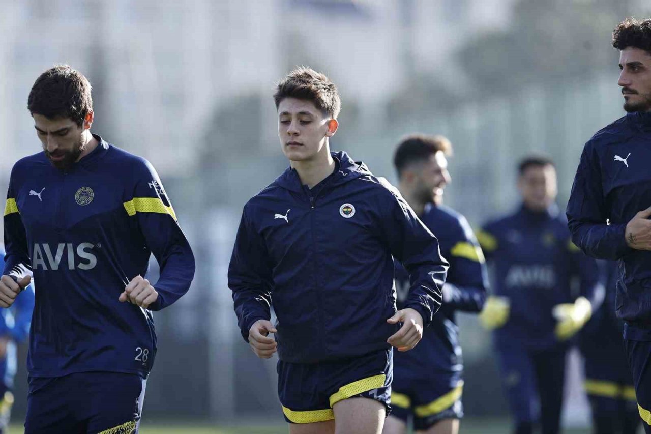 Fenerbahçe, Başakşehir maçı hazırlıklarını tamamladı