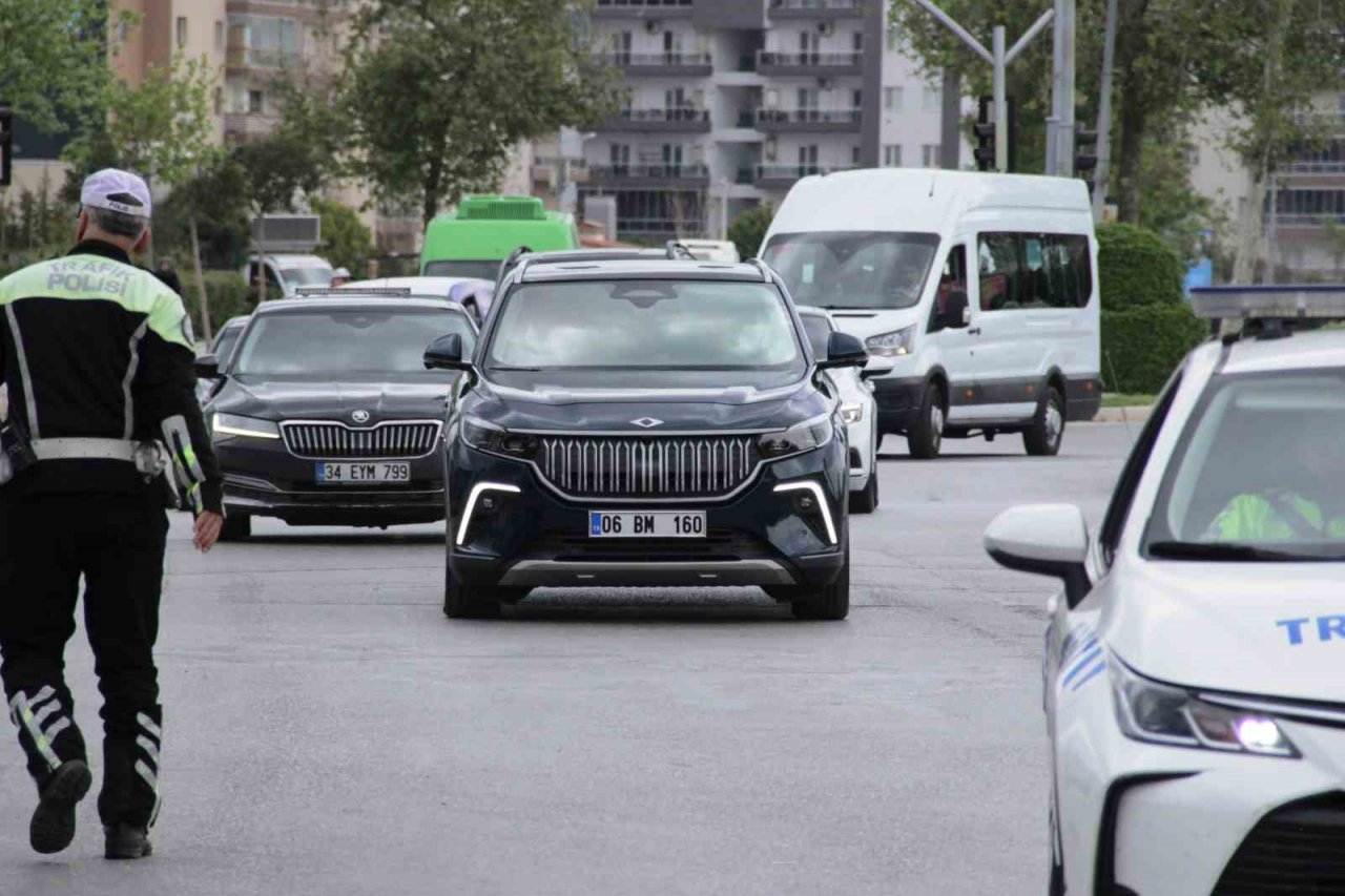 Bakan Kasapoğlu: “Bizi İzmir’in her yerinde görebilirsiniz”