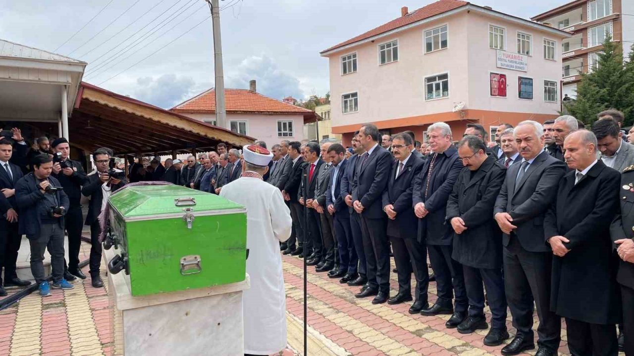 İçişleri Bakan Yardımcısı Çataklı’nın vefat eden annesi son yolculuğuna uğurlandı