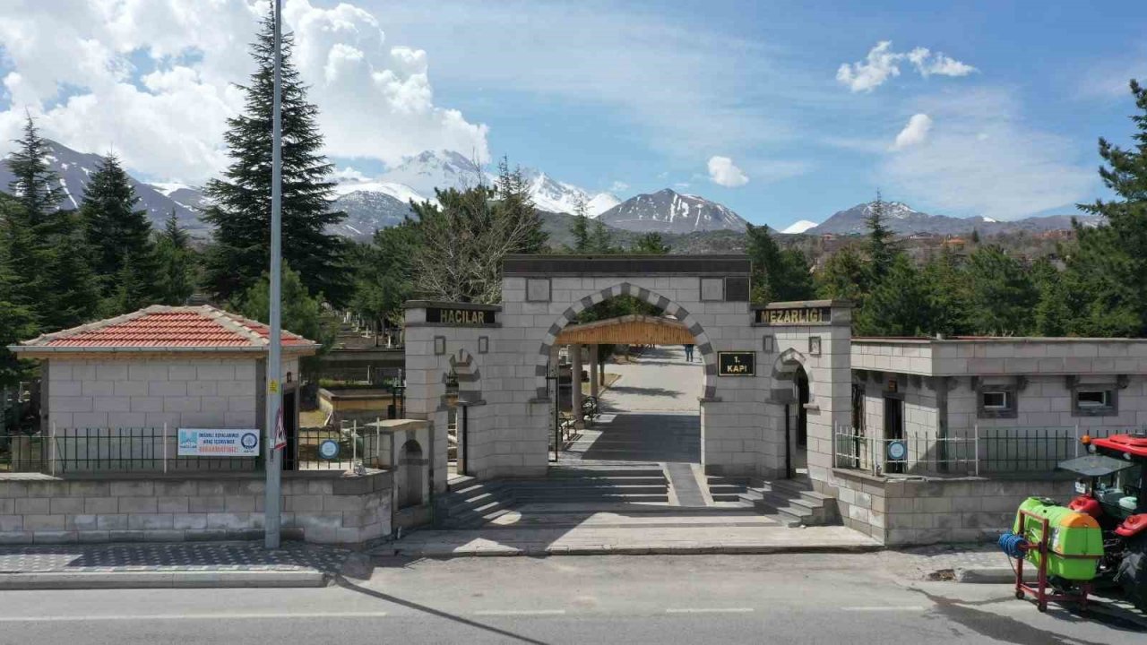 Hacılar bayrama hazır