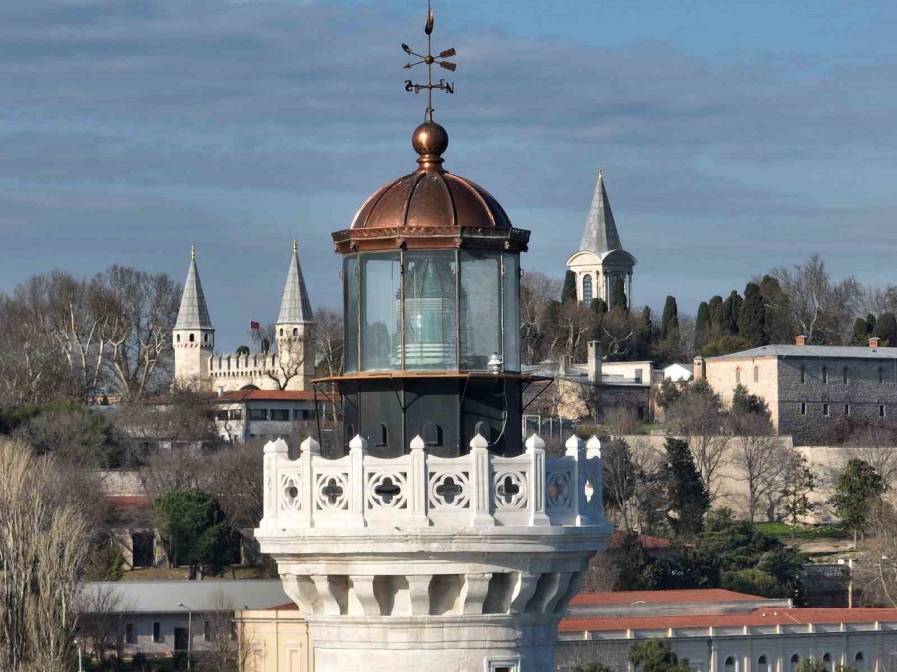 Ahırkapı Feneri yenilenen yüzüne kavuştu