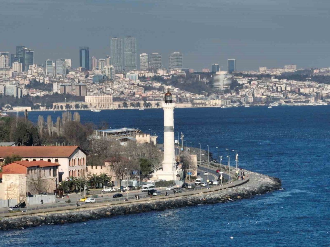 Ahırkapı Feneri yenilenen yüzüne kavuştu