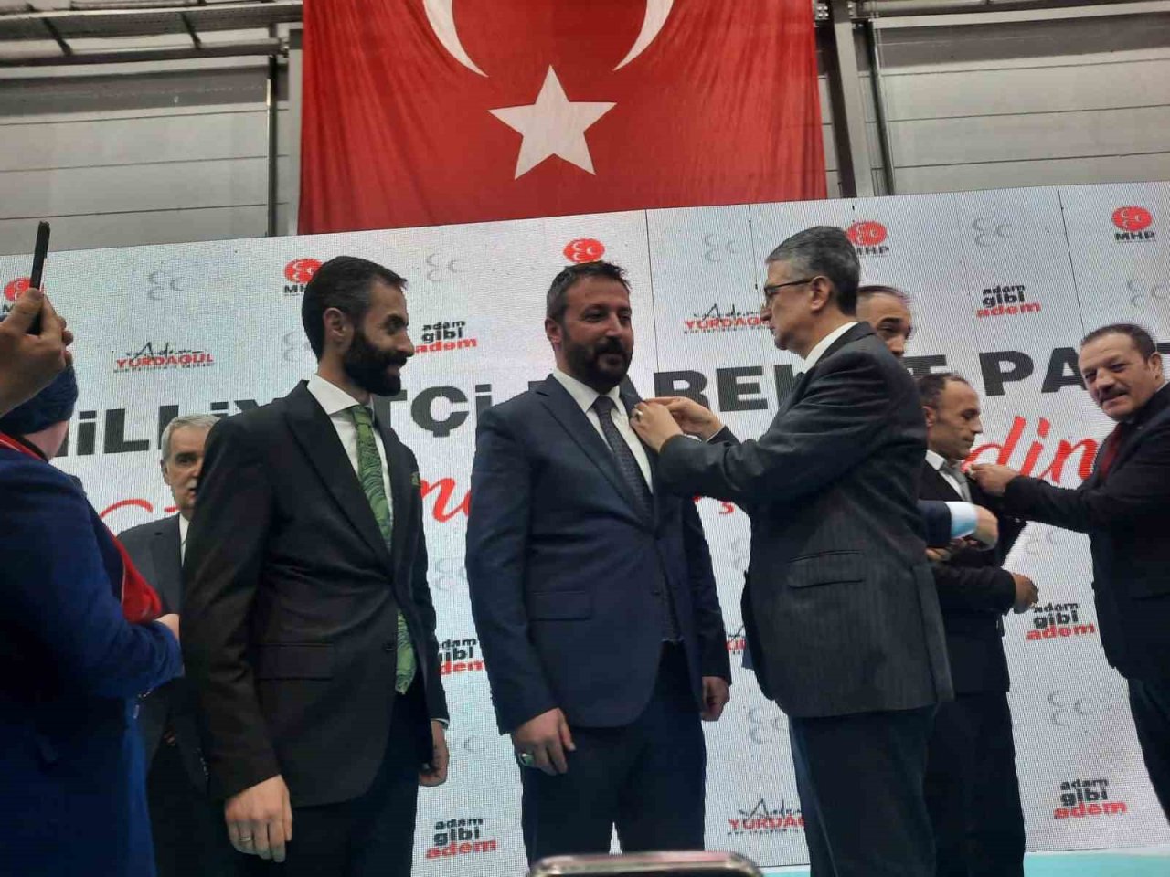 Dumlu MHP’ye geri döndü
