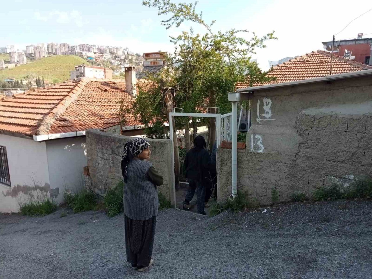 İşe kalkmadığı için öz oğlunu öldürdü