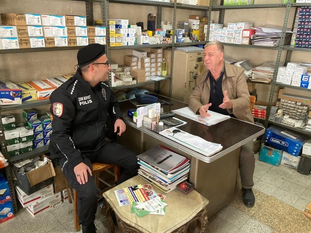 Ödemiş polisi, esnafı ve vatandaşları bilgilendirdi