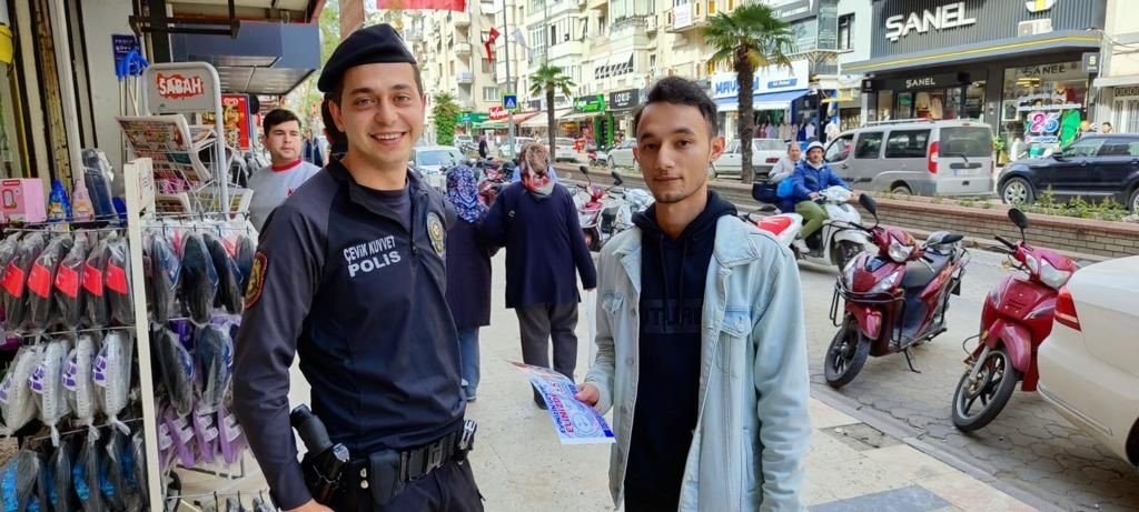 Ödemiş polisi, esnafı ve vatandaşları bilgilendirdi