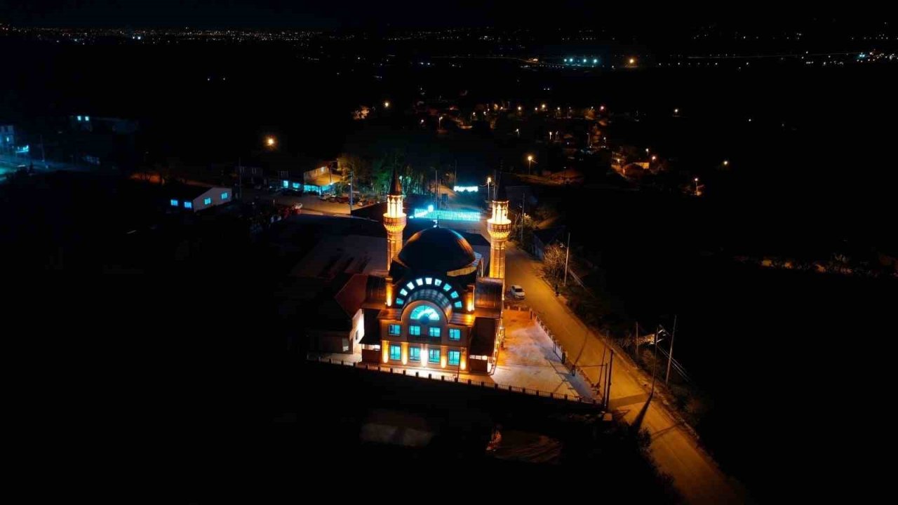 Ambarcı Tepebaşı Camii Kadir Gecesi’nde hizmete açıldı