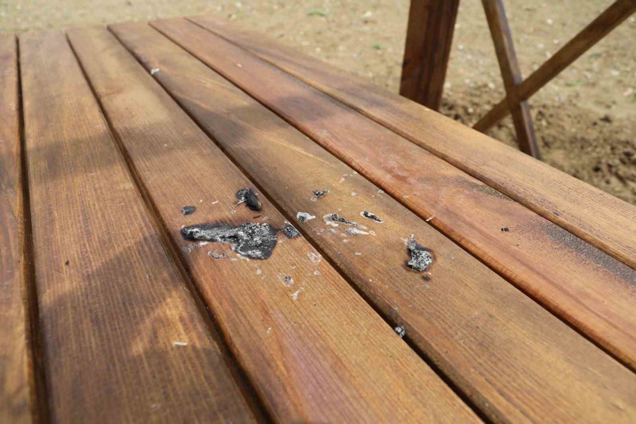 Açılışı yapılmadan park tahrip edildi