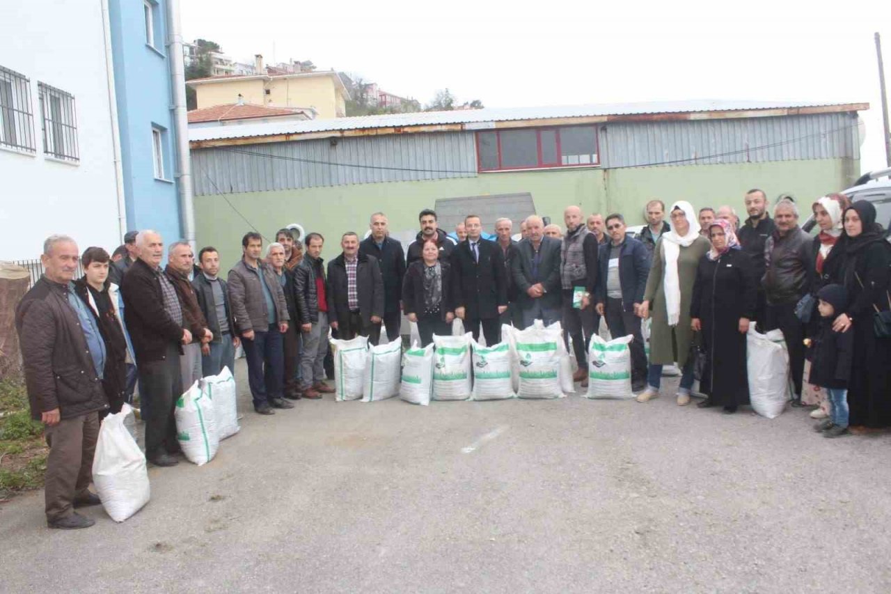 Kastamonu’da 3 ton solucan gübresi dağıtıldı