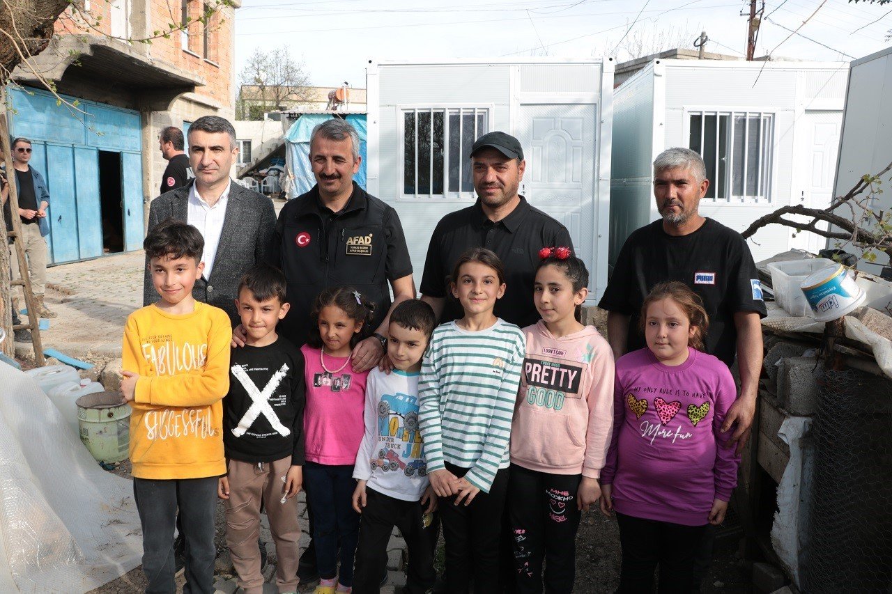 Binlerce katlanabilir konteynerler, kırsal alanda kurulmaya başlandı