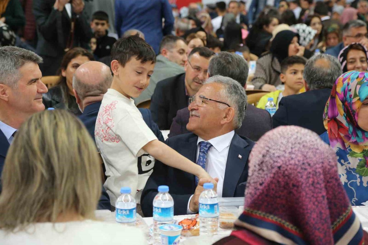 Büyükşehir ve Valilik, şehit aileleri, gaziler ve depremzede aileler ile buluştu