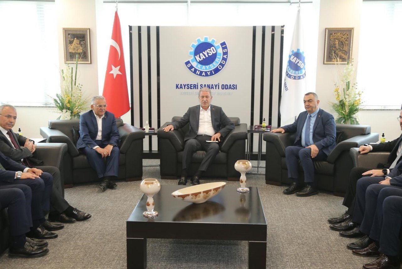 Başkan Büyükkılıç Ve Bakan Akar iş dünyası temsilcileri ile buluştu