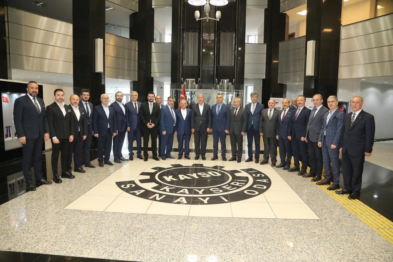 Başkan Büyükkılıç Ve Bakan Akar iş dünyası temsilcileri ile buluştu