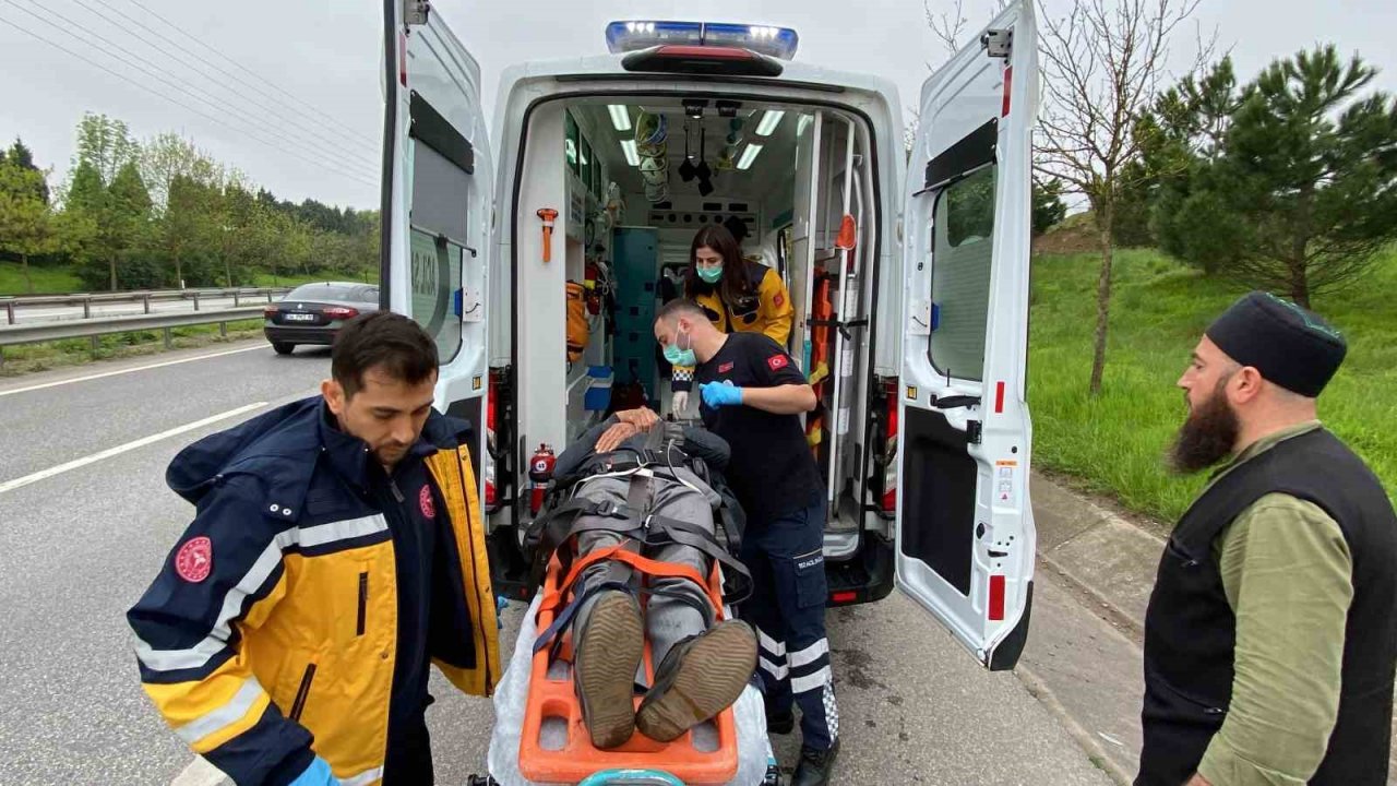 Kamyon kırmızı ışıkta duran araca çarptı: 2 yaralı