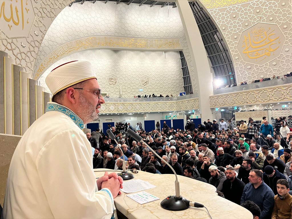 koln-ditib-kadir-gecesi-muharrem-kuzey-1.jpg