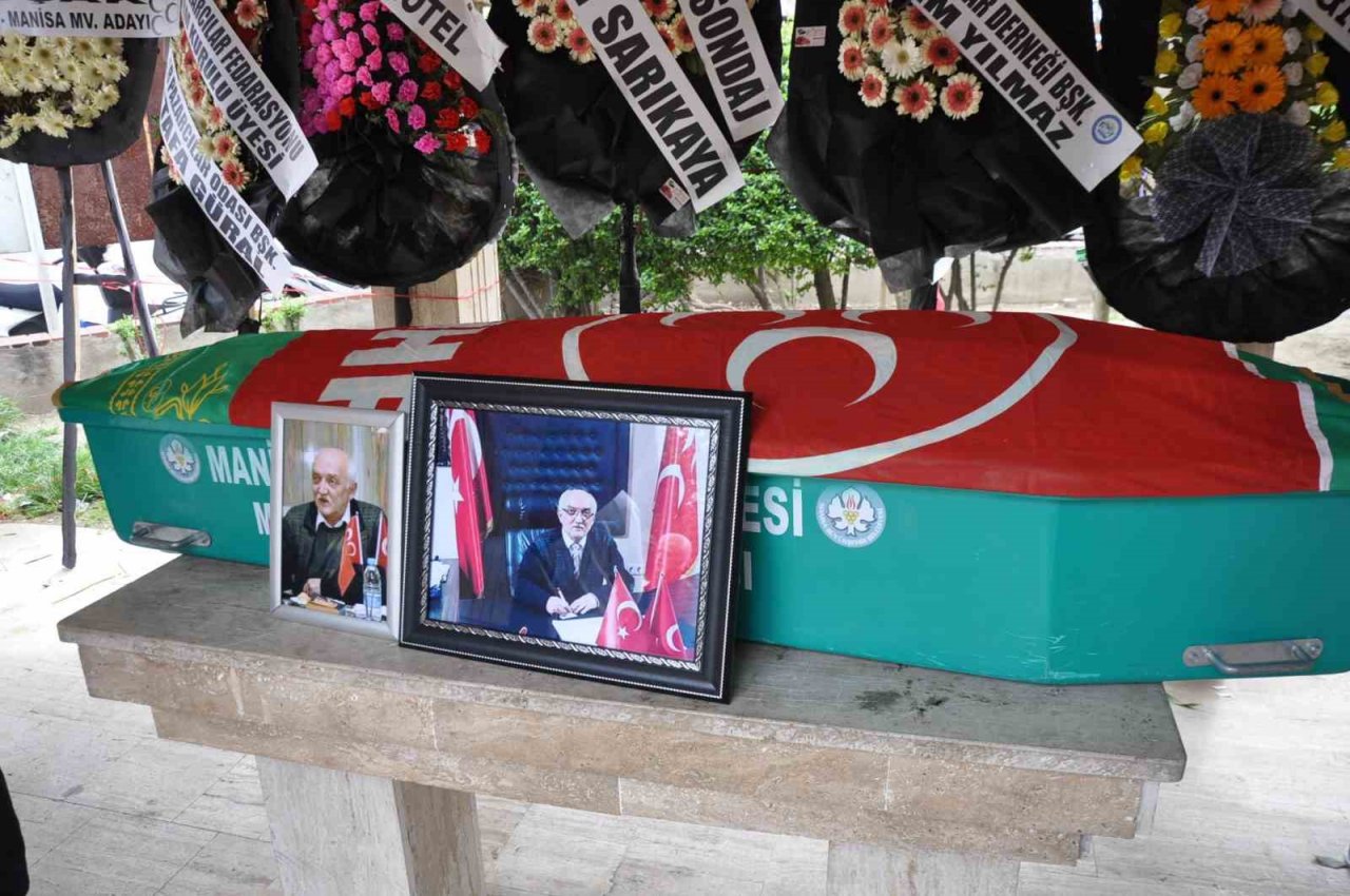 MHP Salihli İlçe Başkanı Mehmet Akın son yolculuğuna uğurlandı