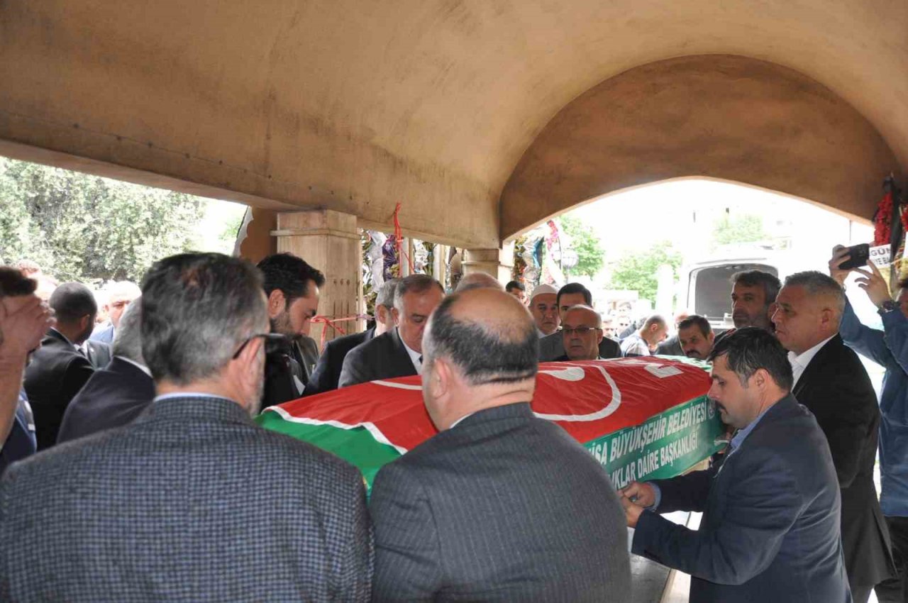 MHP Salihli İlçe Başkanı Mehmet Akın son yolculuğuna uğurlandı