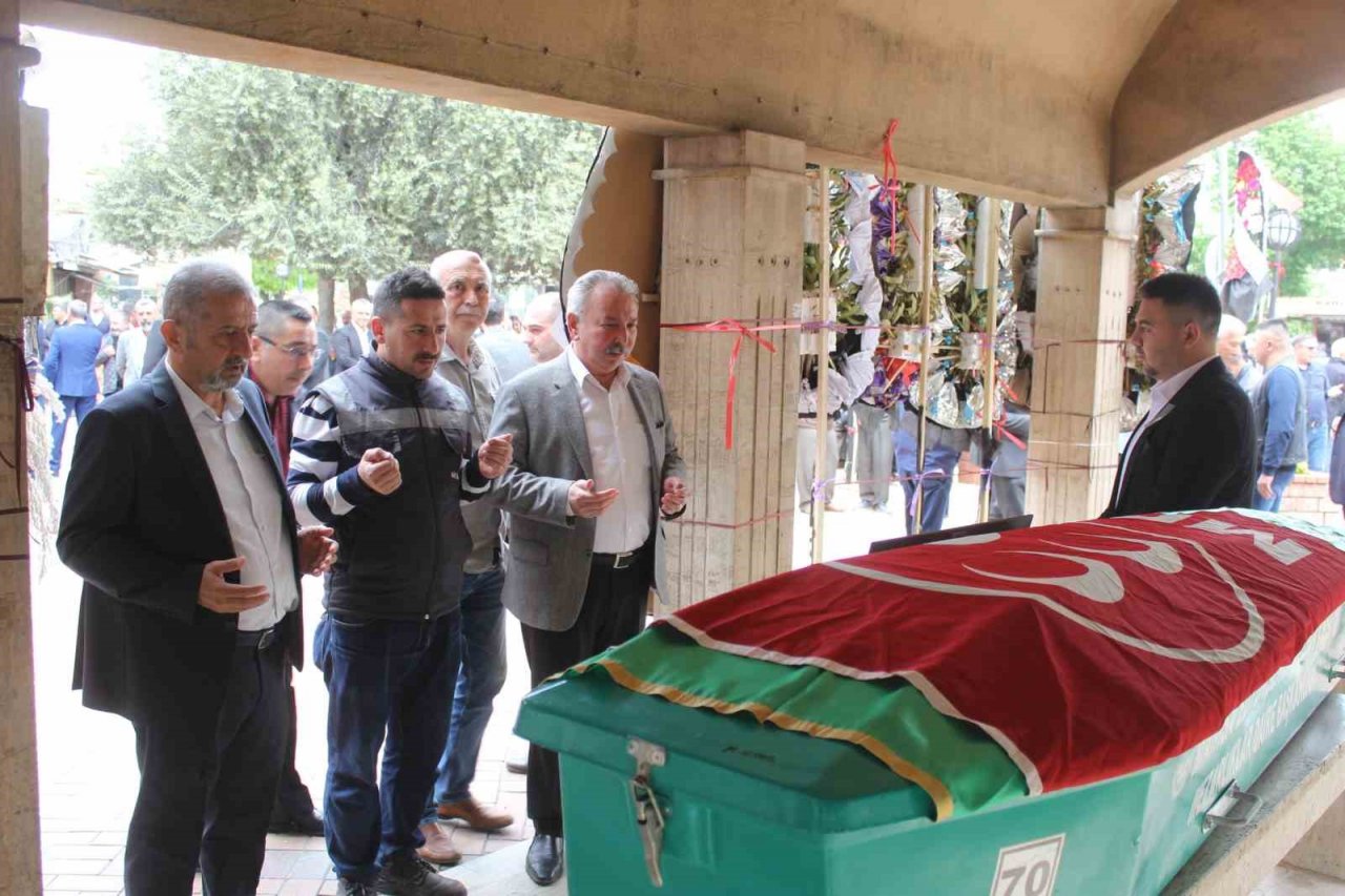 MHP Salihli İlçe Başkanı Mehmet Akın son yolculuğuna uğurlandı