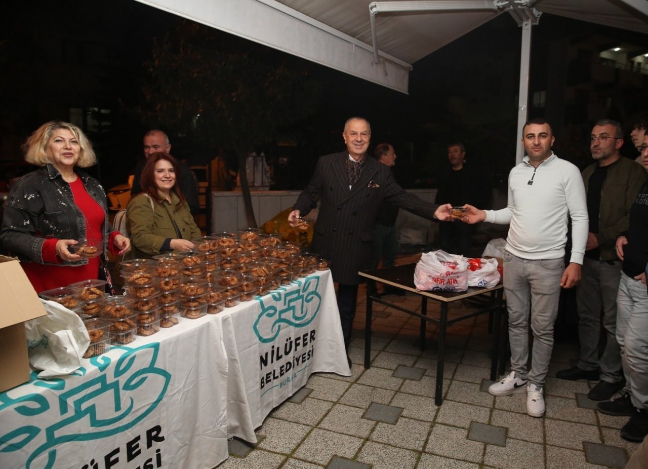 Nilüfer Belediyesi’nden kandil simidi ikramı