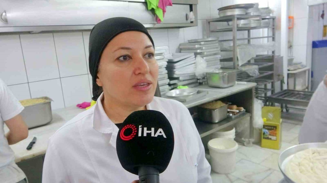 Bayram tatlılarından "Muğla Saraylısı"yla 303 yıllık gelenek korunuyor