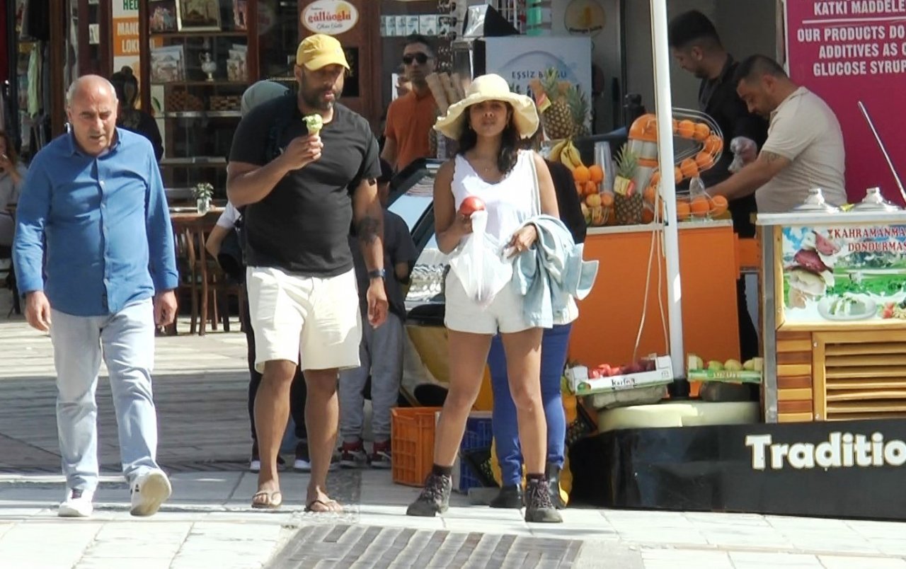 Bodrum’da oteller dolmaya, trafik yoğunlaşmaya başladı