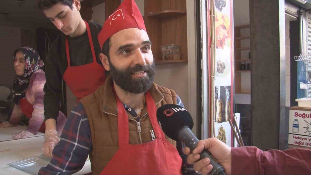 Hatay’da enkazların gölgesinde bayram hazırlığı