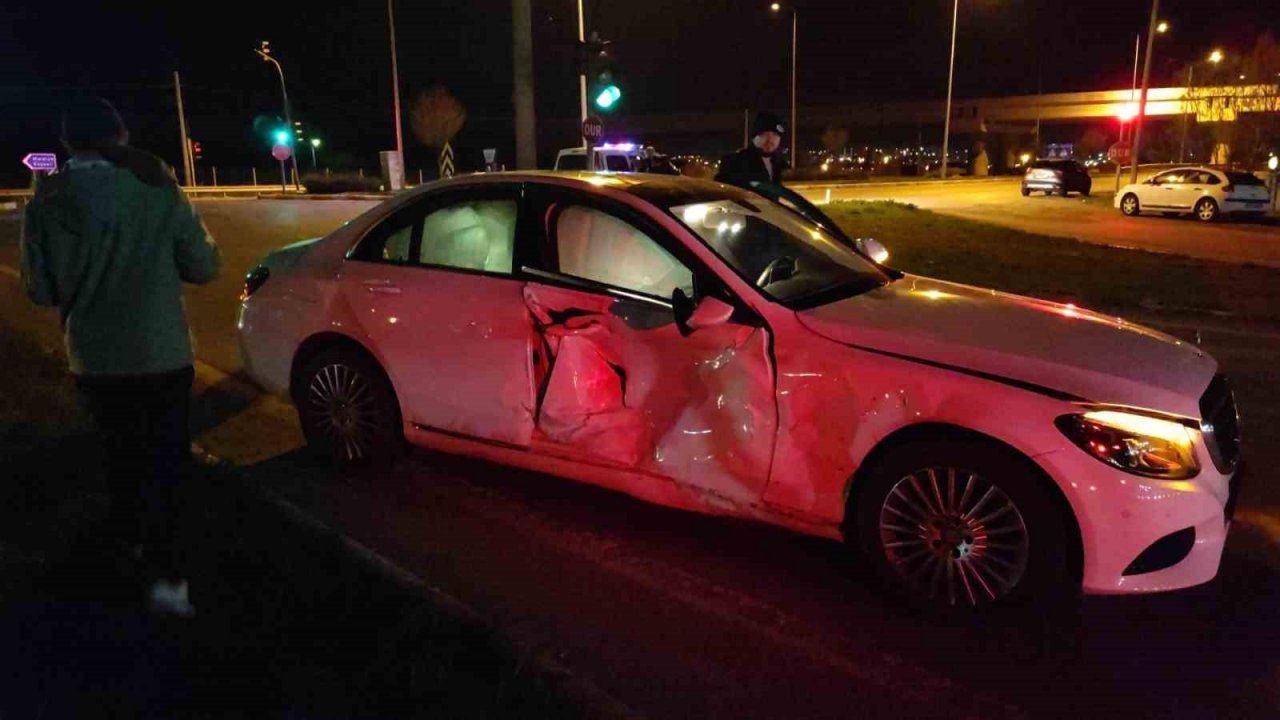 Dikkatsizlik kazaya neden oldu, 5 yaralı