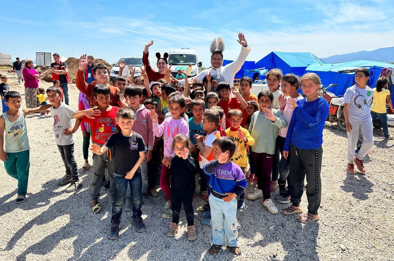 Deprem bölgesindeki çocuklar için "Umudu Taşıyoruz"