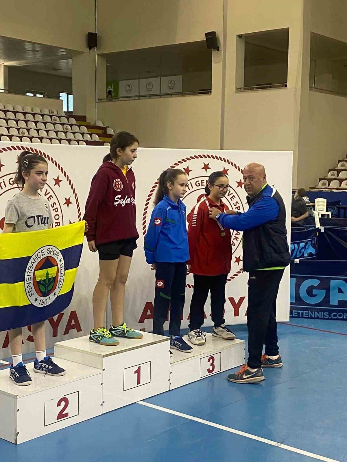 Yalovalı masa tenisçi Duru Beril Türkiye 4’üncüsü oldu